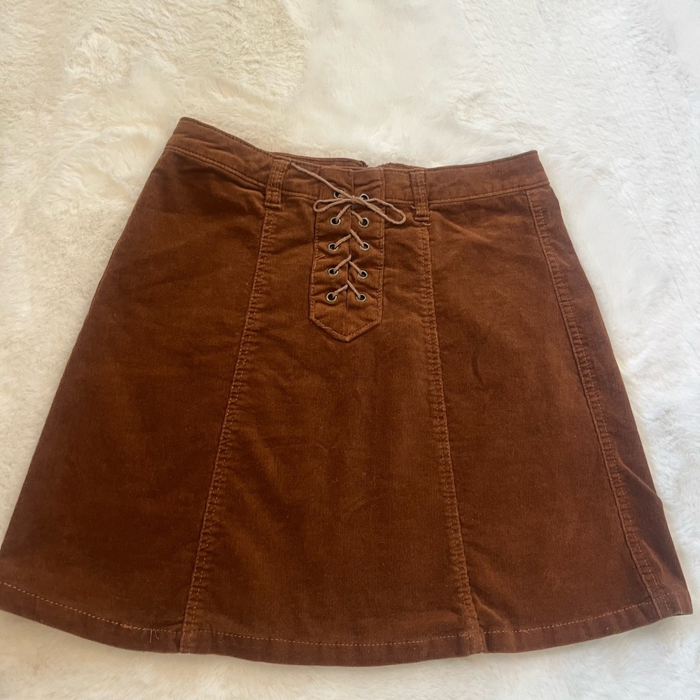 Brown skirt. Corduroy. Mini skirt.